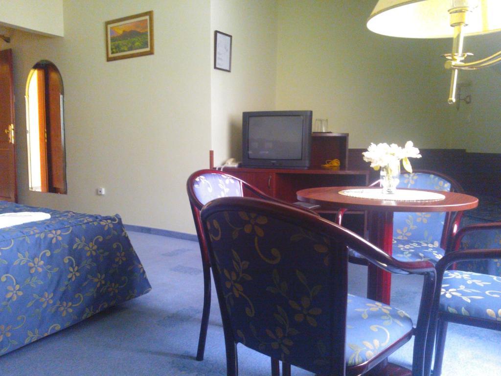 Hotel Kolibri Miskolc Zimmer foto